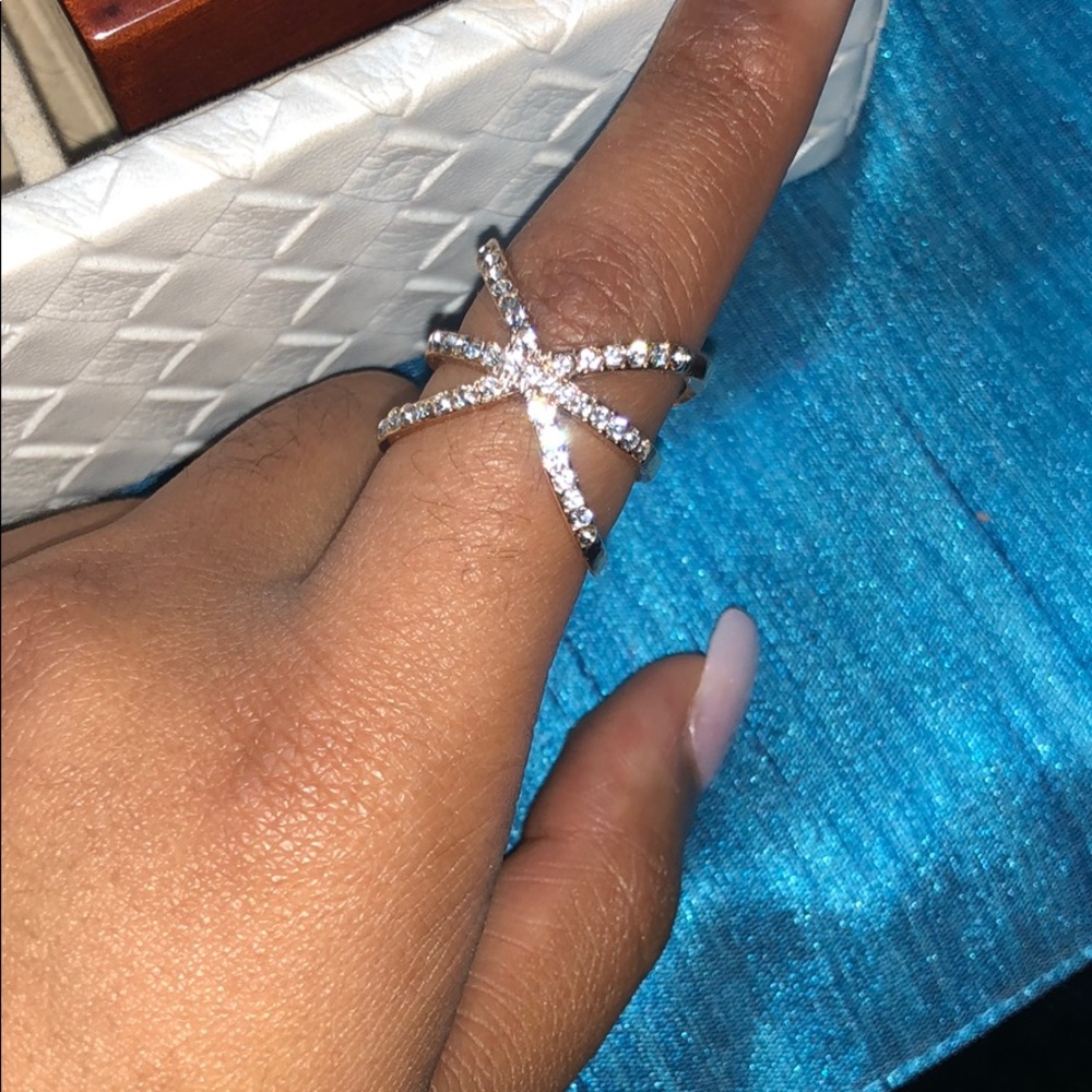 Gold ring - Picture 2 of 3